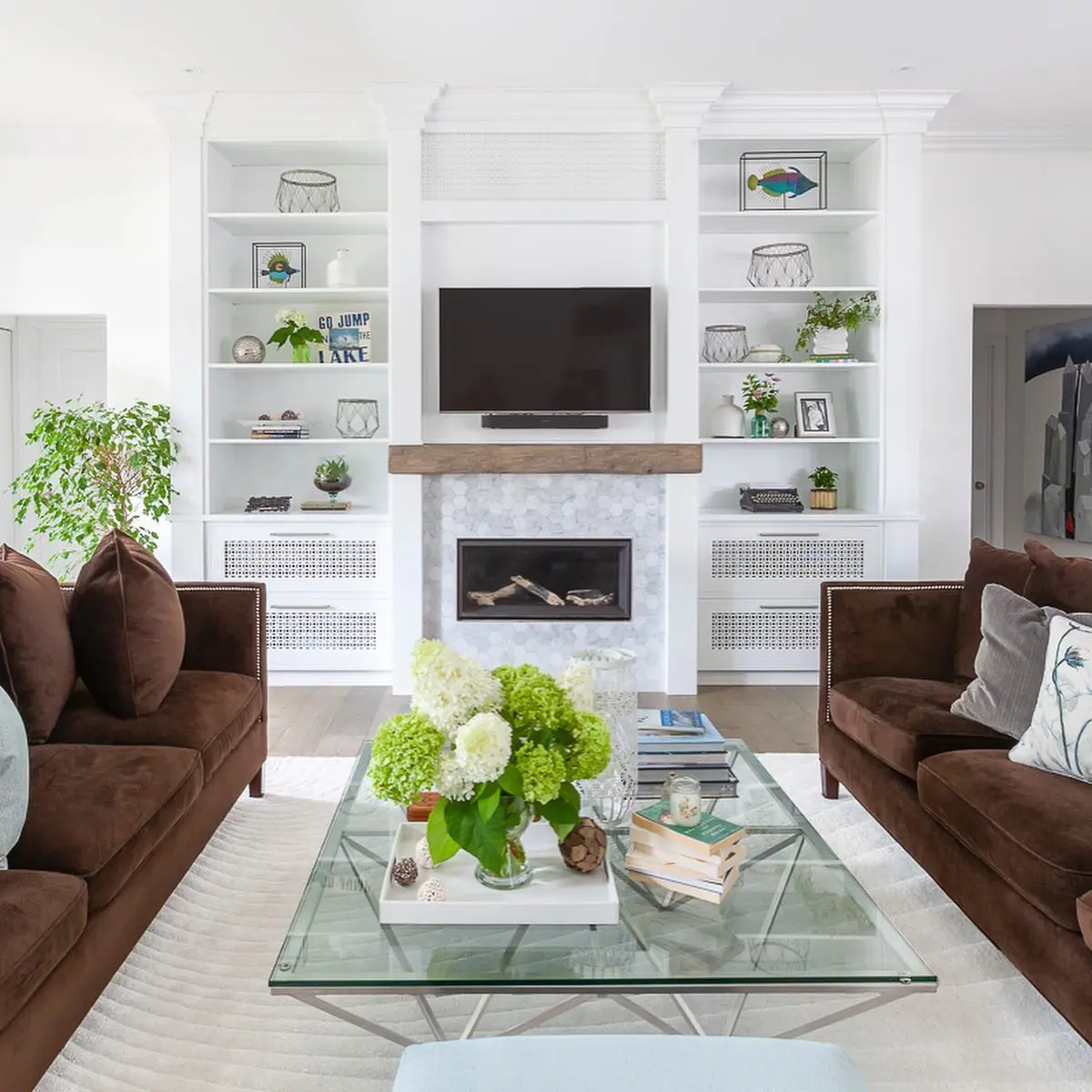 Built In cabinetry by Heirlooms Custom Cabinetry