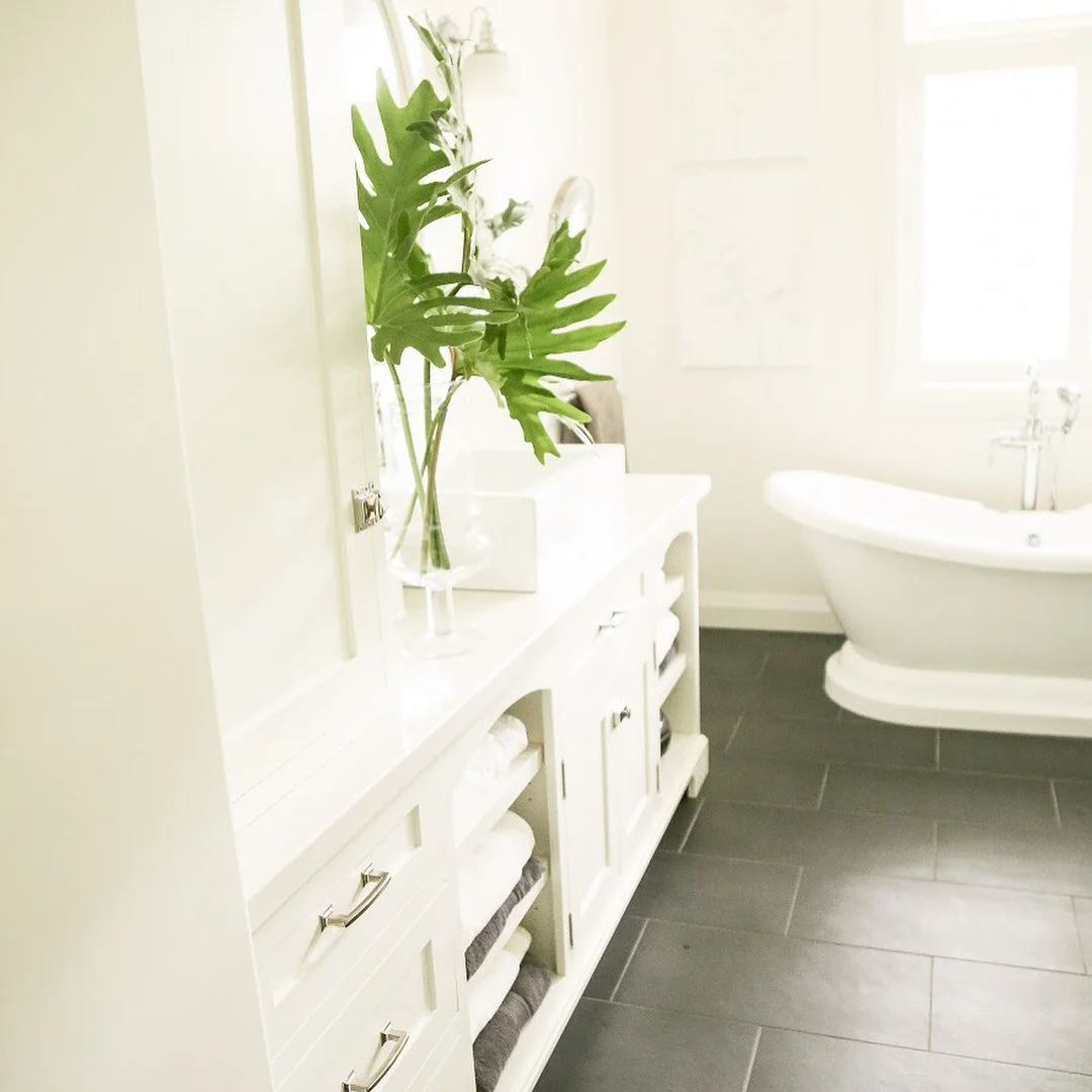 Open Shelving Vanity - Image 3