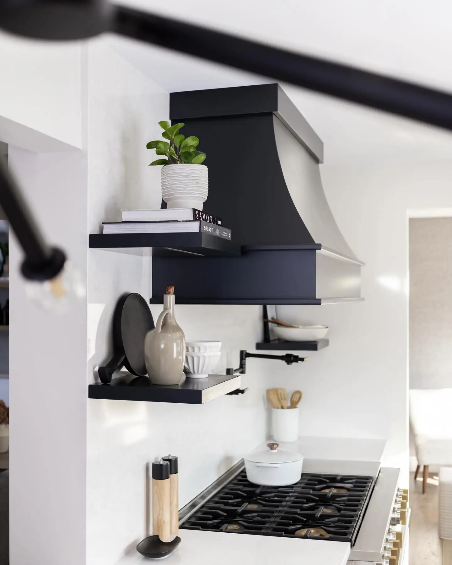 White Oak & Painted Kitchen - Image 4