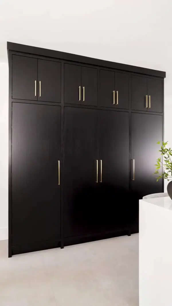 Bar with pocket door video by Heirlooms Custom Cabinetry