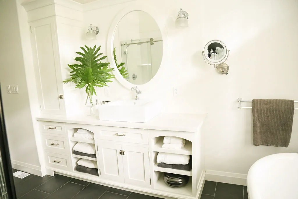 Bathroom & Vanities - Image 24