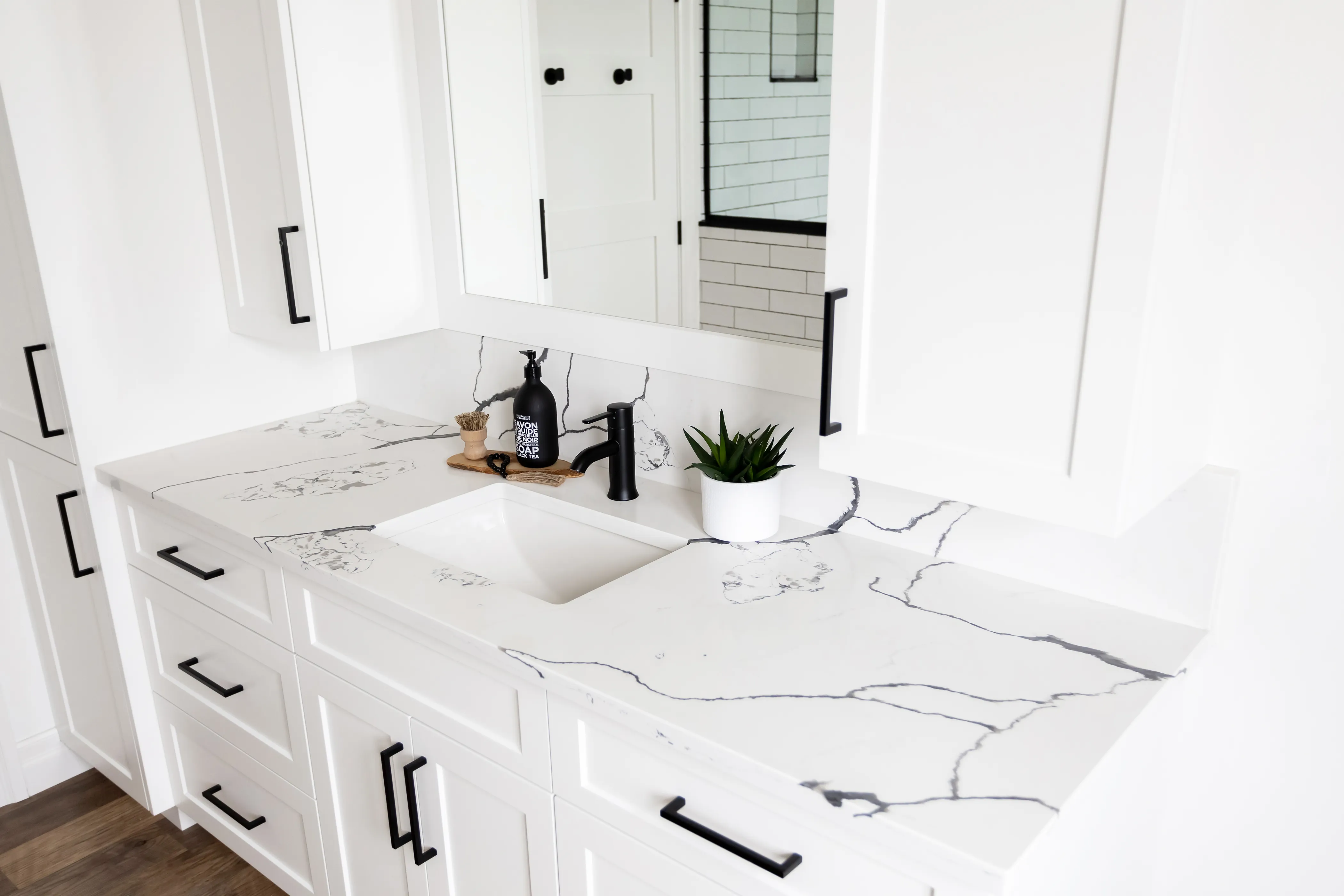 Bathroom & Vanities - Image 8