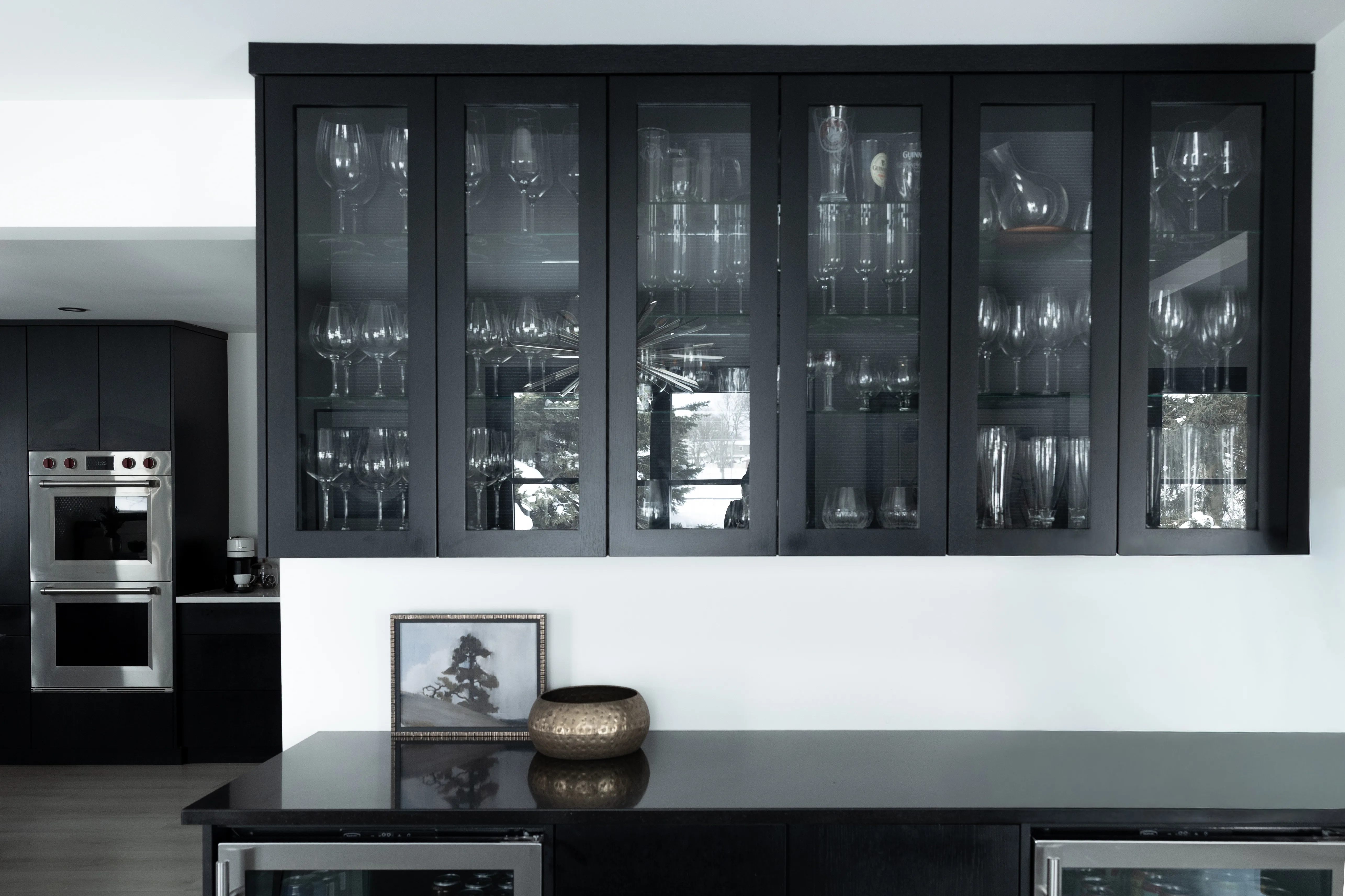 Custom bars & wine storage by Heirlooms